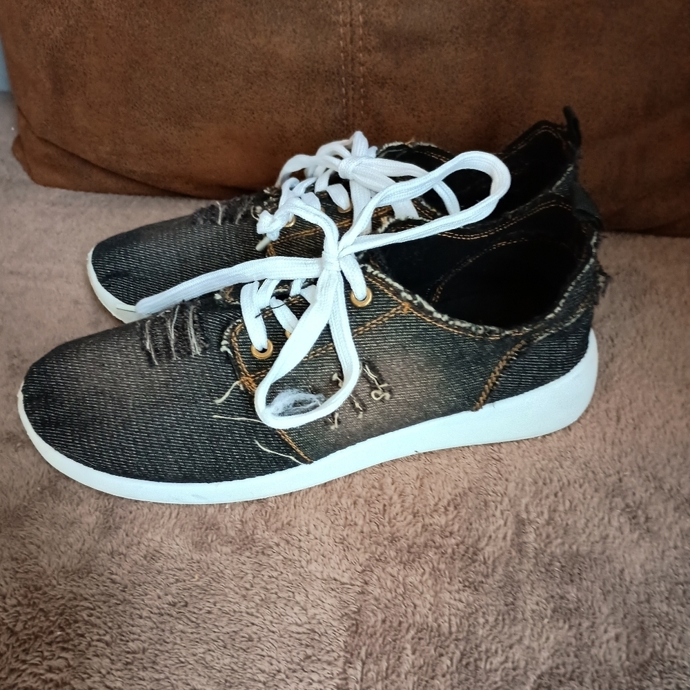 Take A Walk Denim Lace Up Sneakers Women’s Size 6 Casual Distressed Look White S - Picture 6 of 12